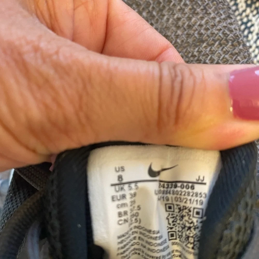Nike cross trainers